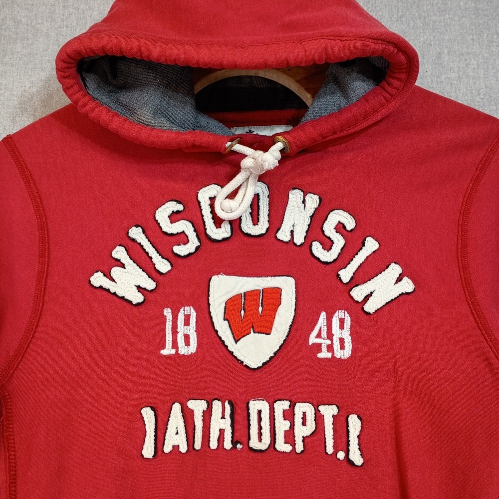 Wisconsin Badgers Men's M Red Lace-Up Hoodie Fleece Sweatshirt NCAA Football